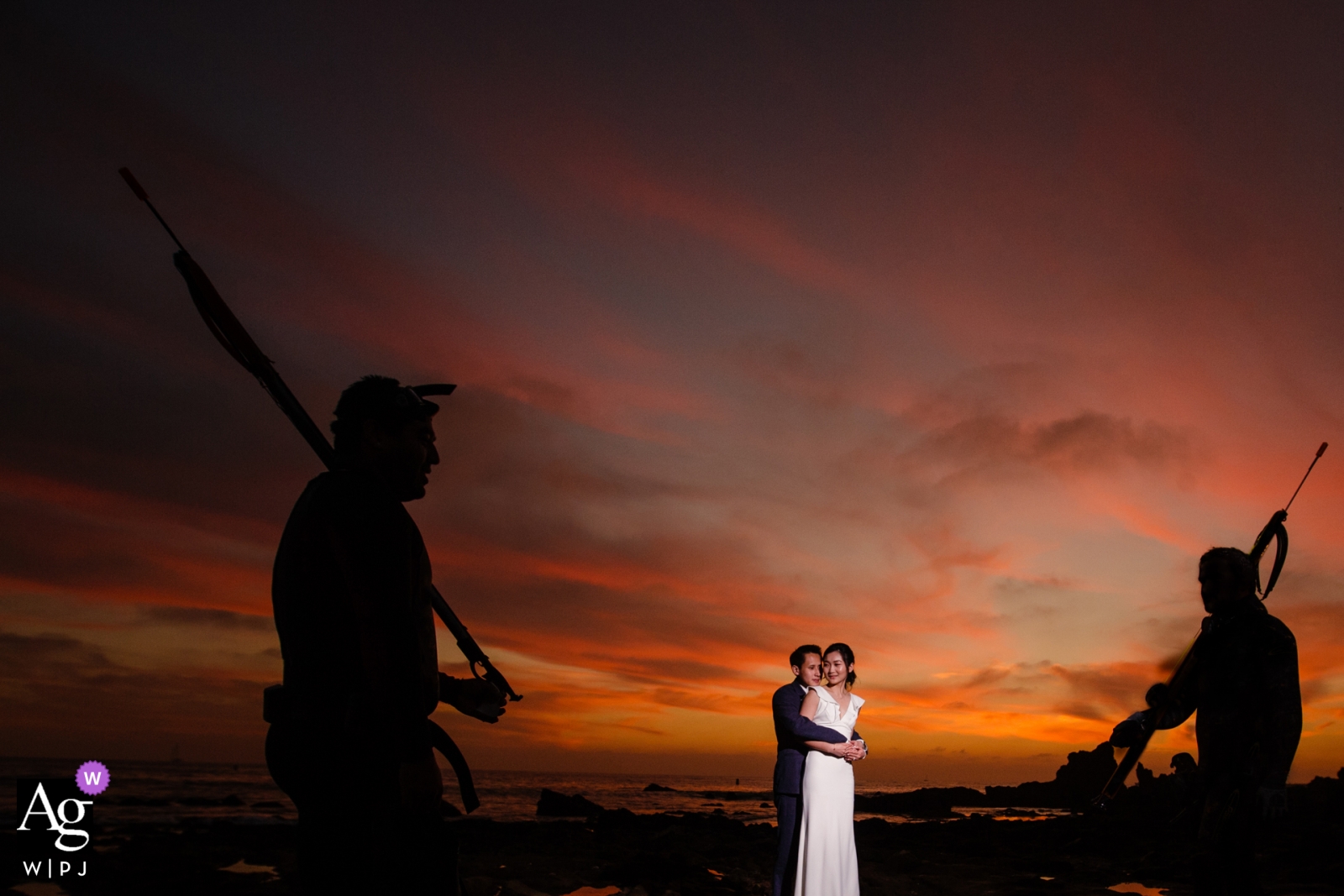 Foto di: <a href="https://www.wpja.com/photos/artistic-wedding-photographers-portrait/2371251"> Raymond Nguyen - Sacramento California Immagini di nozze creative e artistiche al tramonto | Fotografo ritrattista californiano