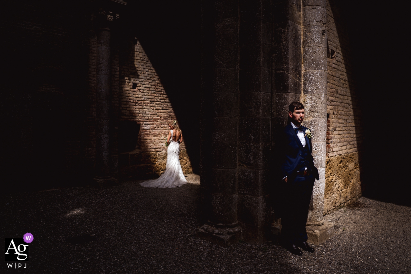 Foto por: <a href="https://www.wpja.com/photos/artistic-wedding-photographers-portrait/2371871"> Federico Pannacci - Castelnuovo Berardenga Siena Foto artística de la boda de Siena durante la sesión de retratos de la Toscana con los novios a la luz del sol