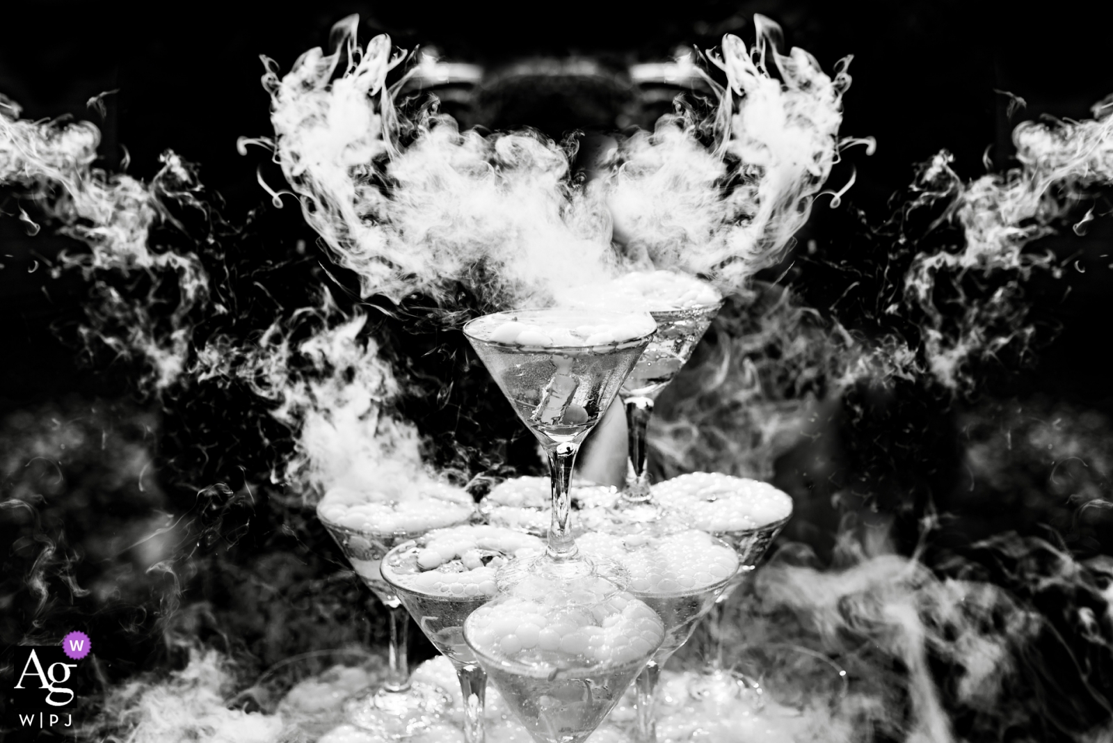 Russia wedding photographer captured a details image in black and white of a champagne slide