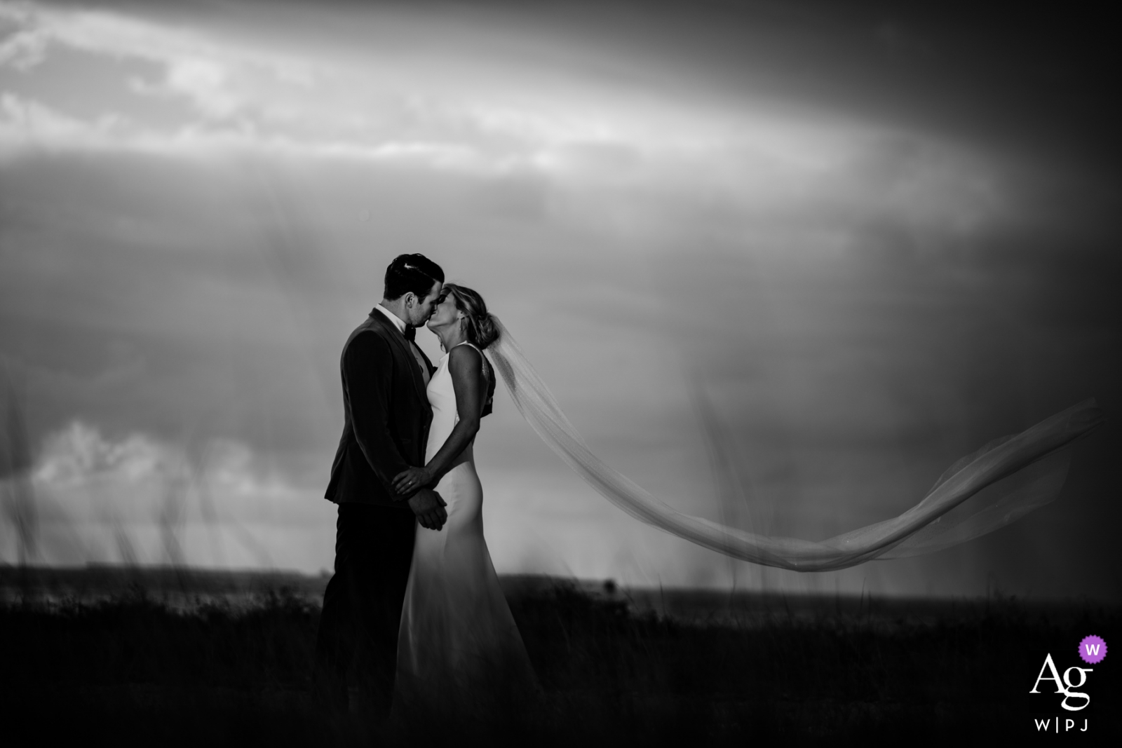 Fort Zachary Taylor, Florida wedding couple portrait in black and white Fort Zachary Taylor, Key West, Florida wedding photographer: Wind was blow 20 knots across the entire island. So that allowed me to use it to my advantage and just let the brides veil fly