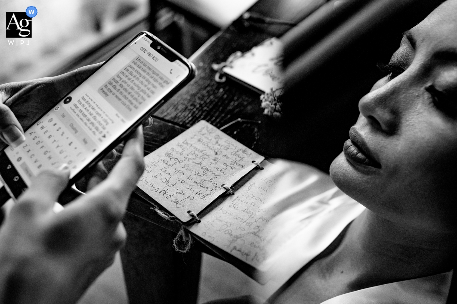 Vietnam wedding photo showing the vow in the preparation time 