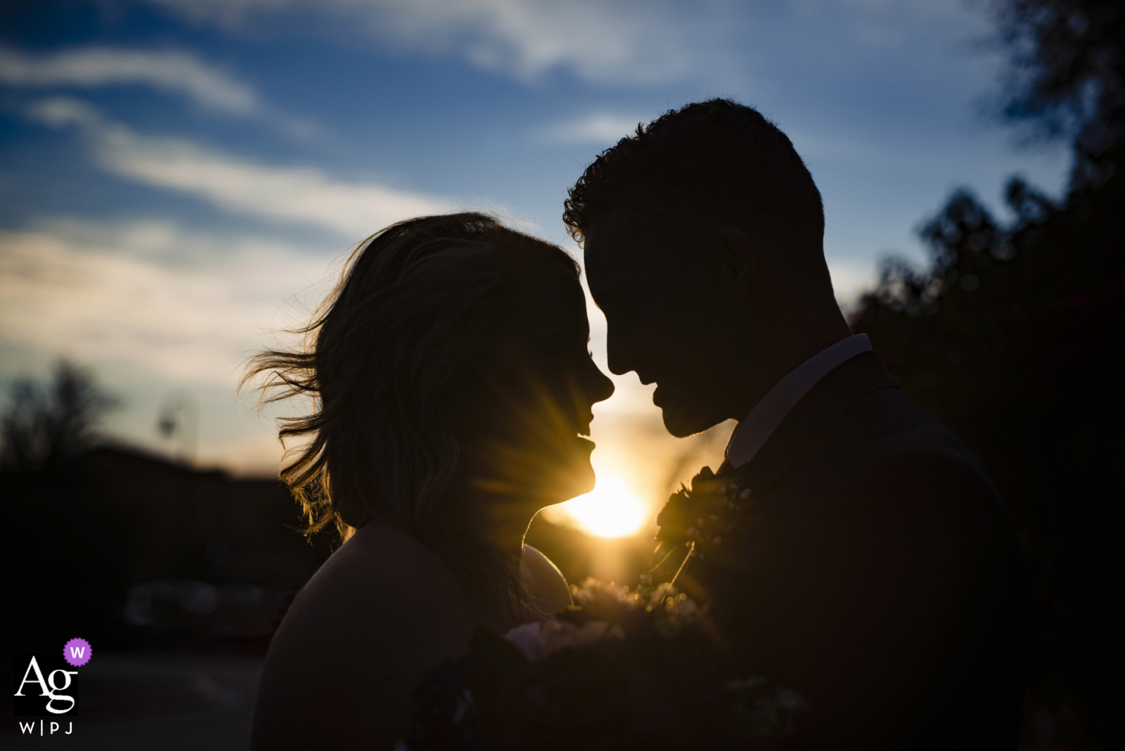 The Secret Garden Event Center - Phoenix, Arizona, local do casamento, retrato dos noivos ao pôr do sol