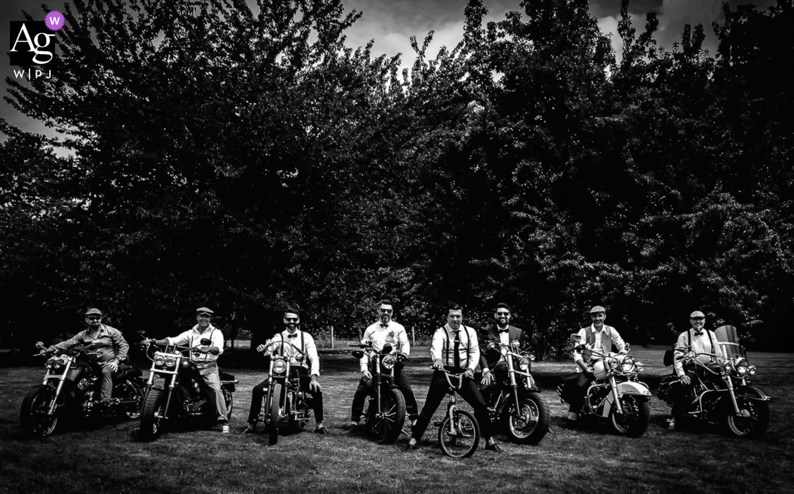 domicile des mariés fine art wedding detail pic taken of the groom and his witnesses on motorcycles before leaving for town hall