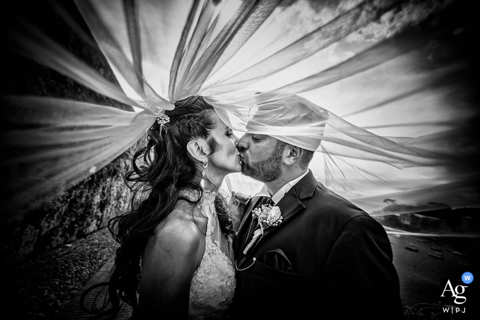 Sestri Levante Baia del Silenzio creative veil art wedding image 