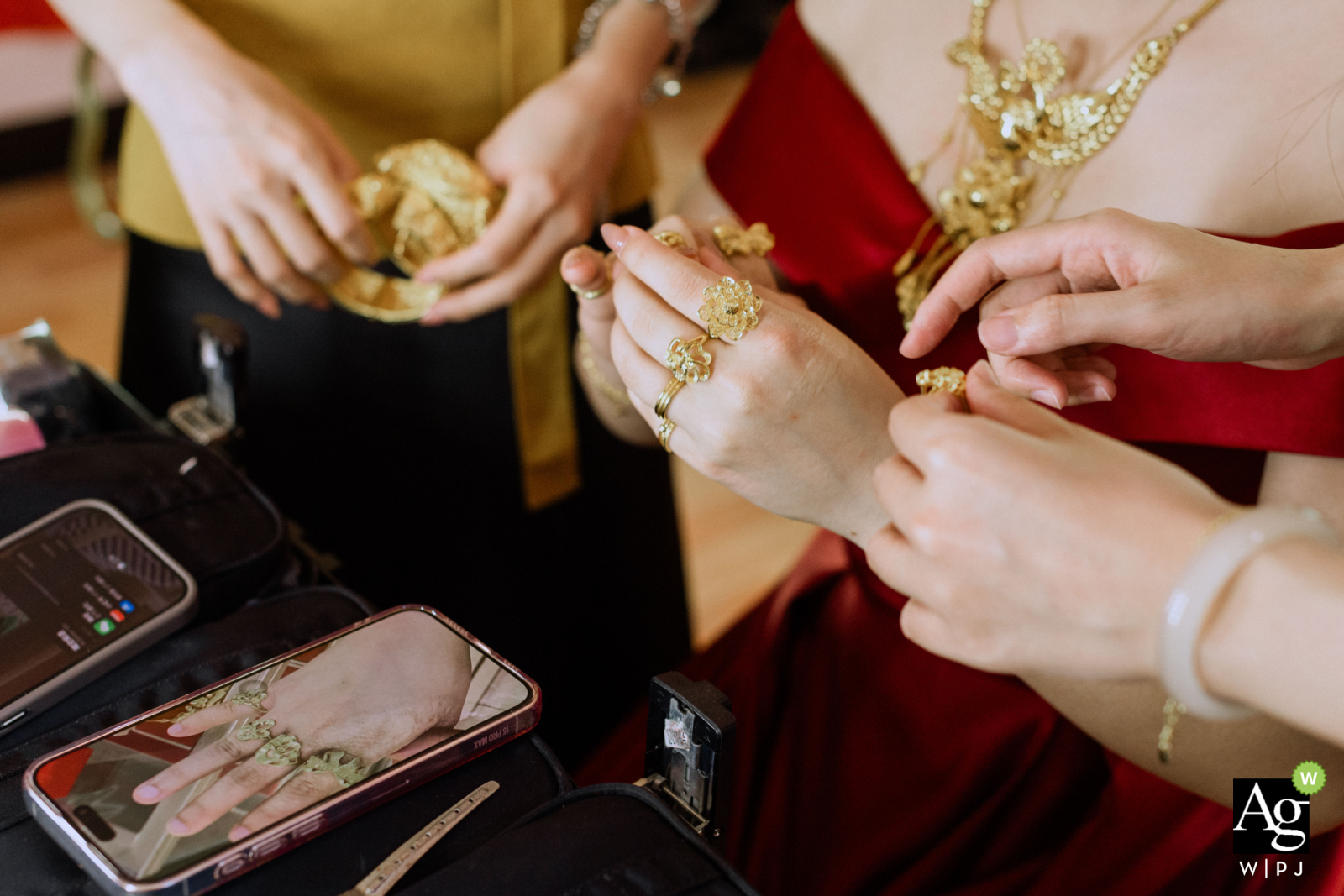 This is a photo of a bride from Zhangzhou, Fujian Province, China, wearing traditional Chinese wedding jewelry.