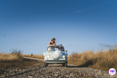Vintage Countryside Wedding Couple Portrait | Bride and groom Posing for a vintage style portrait