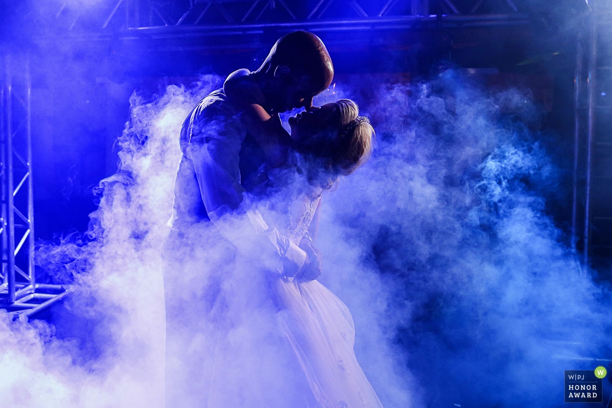 Photo: <a href="https://www.wpja.com/photos/top-honor-award-documentary-wedding-photographer/2166346"> Claudia Amorim - Photographe de mariage au Brésil </a> Cláudia Amorim est une photographe de mariage primée du GO WPJA
