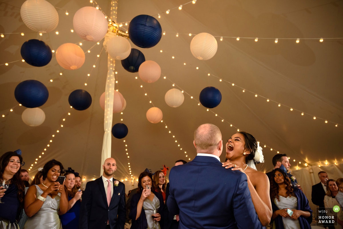 Foto door: <a href="https://www.wpja.com/photos/top-honor-award-documentary-wedding-photographer/2164201"> Mitch Wojnarowicz - Bruiloftfotograaf van de Verenigde Staten </a> Mitch Wojnarowicz is een prijswinnende trouwfotograaf van de NY WPJA