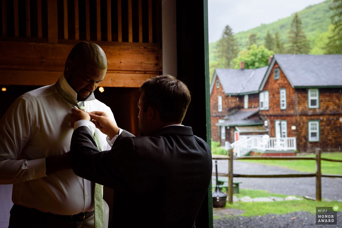 Foto door: <a href="https://www.wpja.com/photos/top-honor-award-documentary-wedding-photographer/2164786"> Mitch Wojnarowicz - Bruiloftfotograaf van de Verenigde Staten </a> Mitch Wojnarowicz is een prijswinnende trouwfotograaf van de NY WPJA