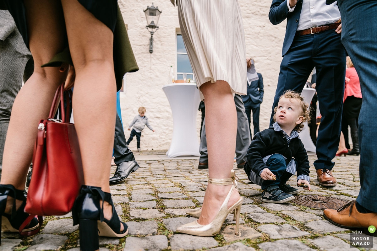 Autor zdjęcia: <a href="https://www.wpja.com/photos/top-honor-award-documentary-wedding-photographer/2164636"> Oleg Rostowcew - fotograf ślubny Niemcy </a> Oleg Rostovtsev jest wielokrotnie nagradzanym fotografem ślubnym z NI WPJA