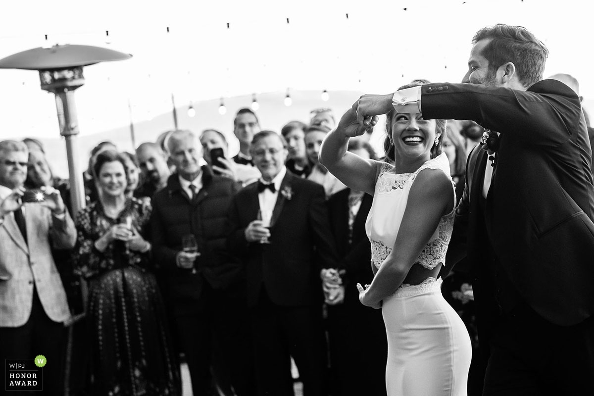 Foto door: <a href="https://www.wpja.com/photos/top-honor-award-documentary-wedding-photographer/2165531"> Shaunte Dittmar - Bruiloftgraafster van de Verenigde Staten </a> Shaunte Dittmar is een prijswinnende trouwfotograaf van de CA WPJA