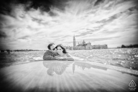 Italy Engagement session in Venice - Black and White prewedding portraits