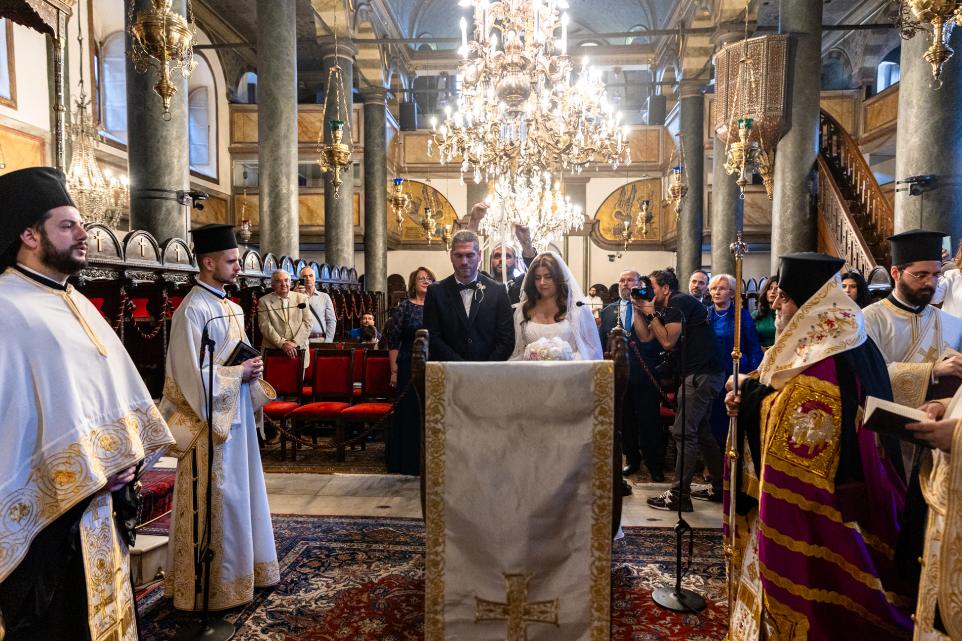 Orçun Yalçın, Istanbul wedding photographer, capturing images during a religious wedding ceremony in Turkey.