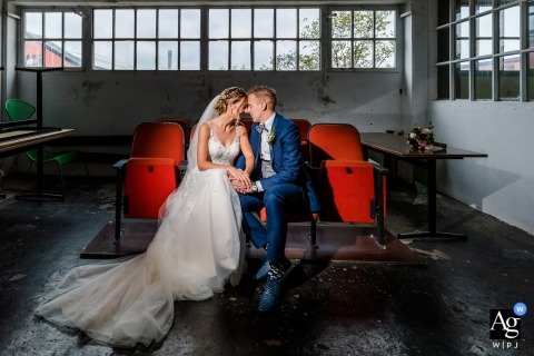 Lijm & Cultuur Holland Wedding couple in an industrial place during portrait session