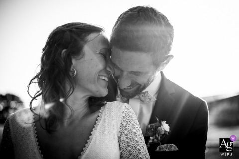 Tarn black and white wedding portrait of a couple in the nice sunlight