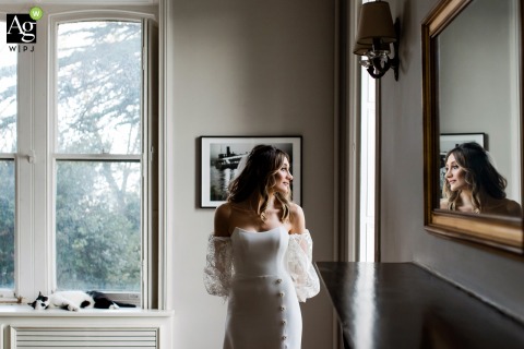 Artistic Istanbul wedding photography at the Kennedy Lodge during a portrait shoot of the bride and the venues cat 