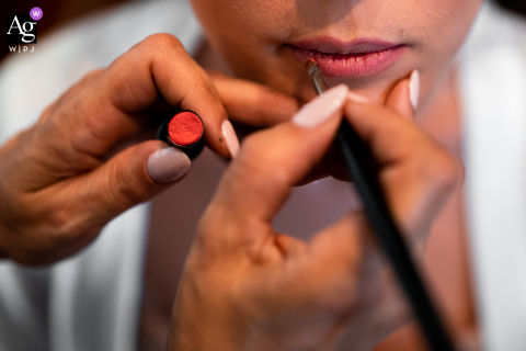 The Latisana photo ideas for the wedding planner - Udine photography showing Make up details for the brides lips
