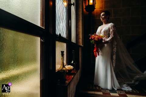 Chateau les Hauts: The bride, looking radiant and ready to meet her guests.