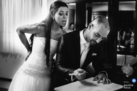 Porto Portugal wedding photography | bride groom signing marriage certificate black white