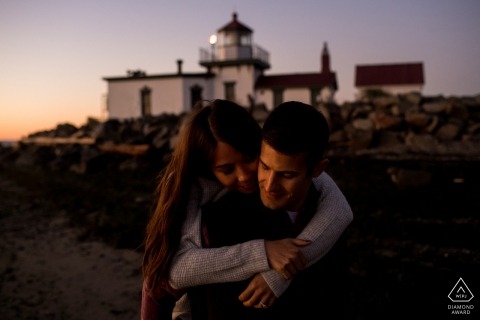 Washington engagement shoot of a couple with a lighthouse | Seattle photographer pre-wedding portrait session