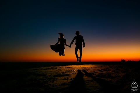 Malibu, CA Photographer - Pre-wedding Engagement Session Ideas 