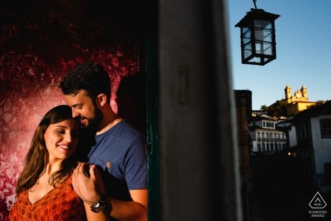 Brazil pre wedding session with a spot light in Ouro Preto 