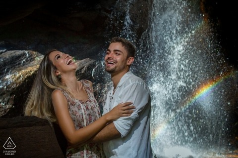Goiás Brazil pre-wedding portraits with a couple and a prism with water