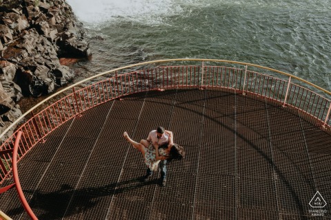 Parana, Brazil beach couple photography session before the wedding day with a Dance and a dip above the water