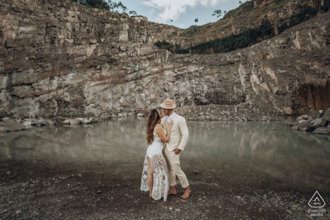 Pedreira bride and groom to be, posing for a pre-wedding engagement photo shoot with some love in the quarry