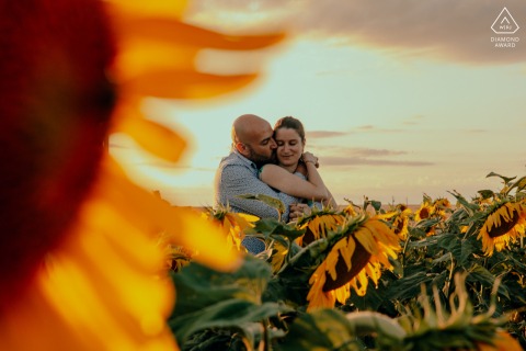 Cerbois lifestyle engagement photography of a couple in the Tournesol of Centre-Val de Loire, France
