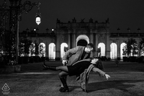 Pre wedding photography from Nancy with a BW dance in the night 