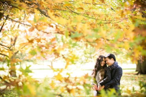 London Couple Portrait Session at Fall Time in the Hyde Park 