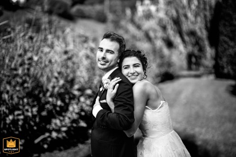 A classic BW portrait captures the newlyweds at il Fontanile in Gandosso, radiating happiness and elegance as they celebrate their special day in Lombardy.