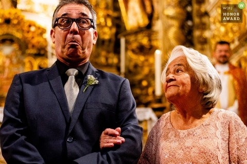  Wedding photo of an older couple arm in arm at the ceremony in Ouro Preto  