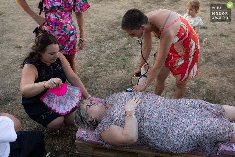At the Reception venue in Vosges, the mother of the bride is unwell 