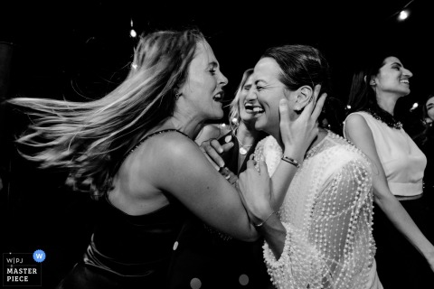 BFFs Dominate The Parma Sole Dance Floor In Istanbul, Bringing Joyful Movement And Lively Laughter To The Night. Friends take over the dance floor for a spirited BFF dance at parma sole in Istanbul, with joy and laughter echoing throughout the venue.