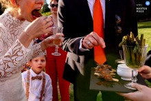 At Château des Bordes Urzy, the bride eats during the cocktail hour, a wonderfully human pause that slips between ceremony and celebration with appetite and ease.