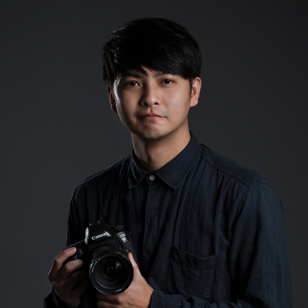 Studio portrait of New Taipei City wedding photographer Kang Yang of Taiwan New Taipei City actual day wedding photography by Kang Yang of Taiwan