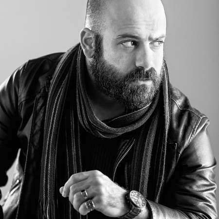 Portret van Thessaloniki huwelijksfotograaf Vasilis Maneas van Griekenland Thessaloniki trouw- en schakingfotografie door Vasilis Maneas uit Griekenland