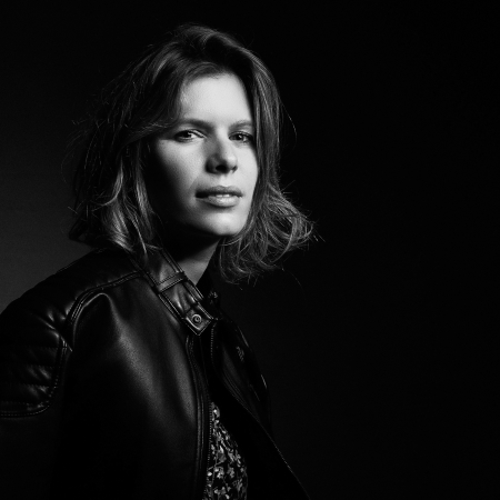 Portrait of Kathleen Viron-Dunn, a Burgundy wedding photographer Kathleen Viron-Dunn is a Burgundy wedding photographer from France