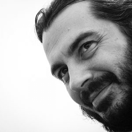 Luca Panvini ist ein Hochzeitsfotograf aus Roma, der sich auf Reportagen spezialisiert hat