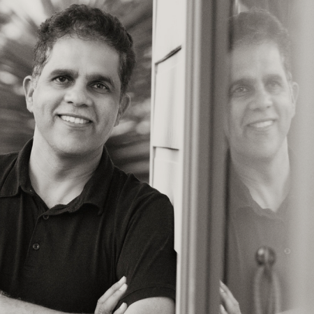 Naren Bedekar, wedding photo studio owner Portrait of Naren Bedekar, wedding photographer