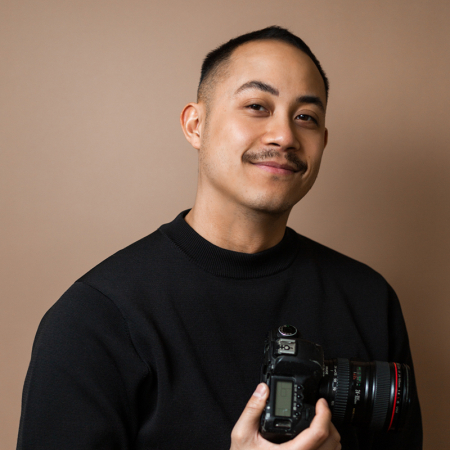 Portret van de trouwfotograaf van Vancouver, John Bello, uit British Columbia, Canada Huwelijksfotografie in British Columbia en Vancouver door John Bello, Canada