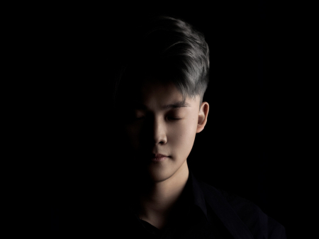 Studio portrait of Peng Zhou, a Taian, Shandong wedding photographer