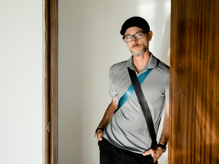 Lifestyle portrait of Andrea Martinetti, Avignon-based wedding photographer and WPJA member in Vaucluse, France.