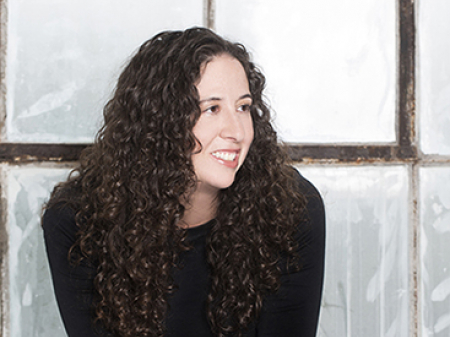 Porträt von Hoboken-Hochzeitsfotografin Adena Stevens aus New Jersey und Dienst in NYC Hochzeits- und Elopement-Fotografie von Hoboken und NYC von Adena Stevens aus New Jersey