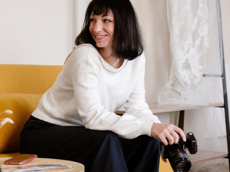 Indoor portrait of Haute-Garonne wedding photographer Sophie Stacino of the Occitanie, France WPJA Haute-Garonne and Toulouse wedding photography by Sophie Stacino of the Occitanie, France WPJA