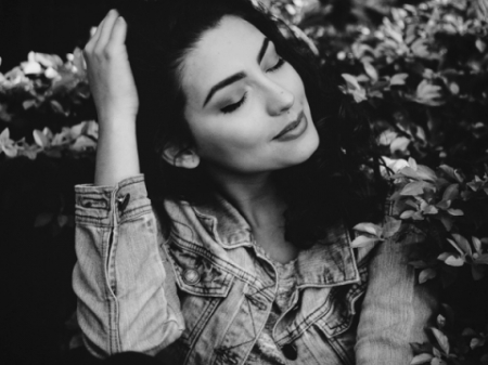 Lifestyle portrait of Brazilian Wedding Photographer Heloisa Todescatt Parana Wedding Photography by Heloisa Todescatt of Brazil