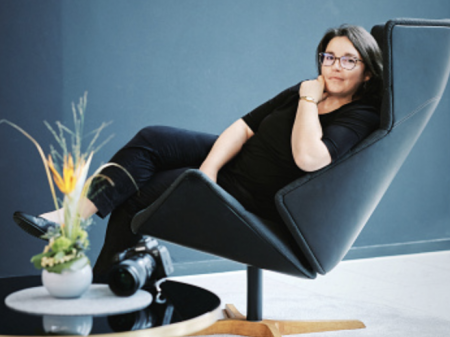 Relaxed casual portrait of Hannah Broecker, wedding photographer in Hesse, Germany