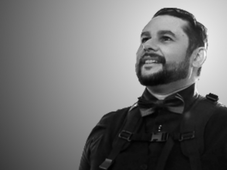 Portrait of Paraná wedding photographer Chris Borges of Brazil Paraná wedding photography by Chris Borges of Brazil